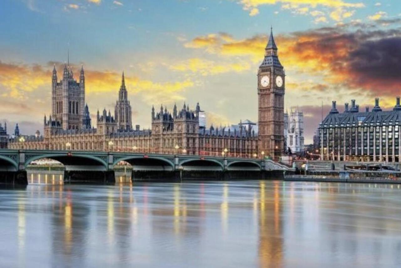 3 Bedroom Apartment With Private Terrace In Pimlico, Westminster, Victoria ロンドン エクステリア 写真