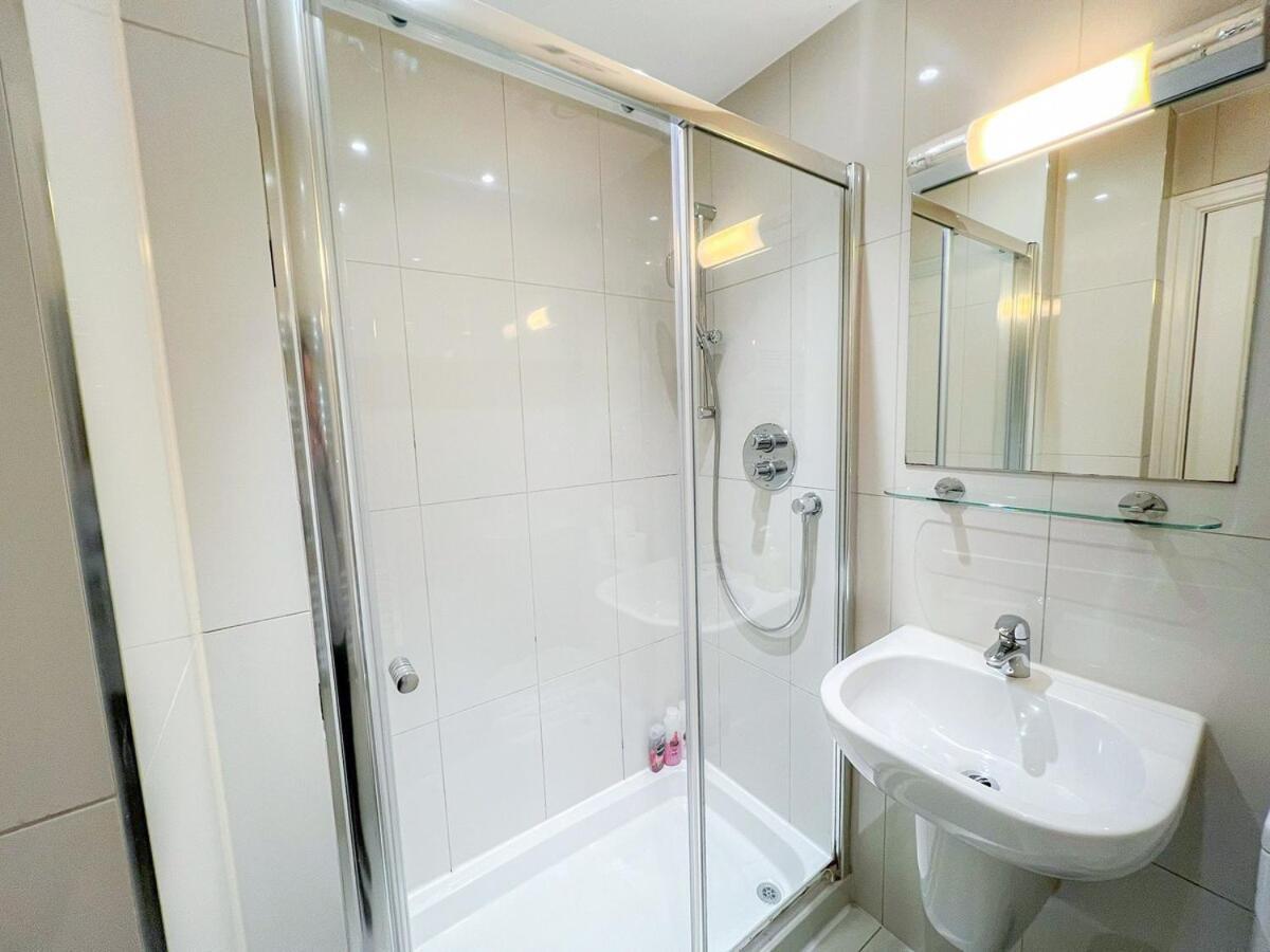 3 Bedroom Apartment With Private Terrace In Pimlico, Westminster, Victoria ロンドン エクステリア 写真