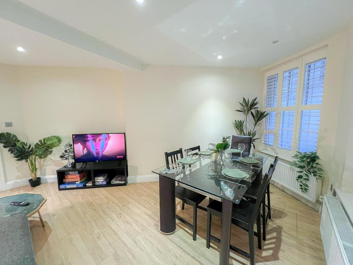 3 Bedroom Apartment With Private Terrace In Pimlico, Westminster, Victoria ロンドン エクステリア 写真