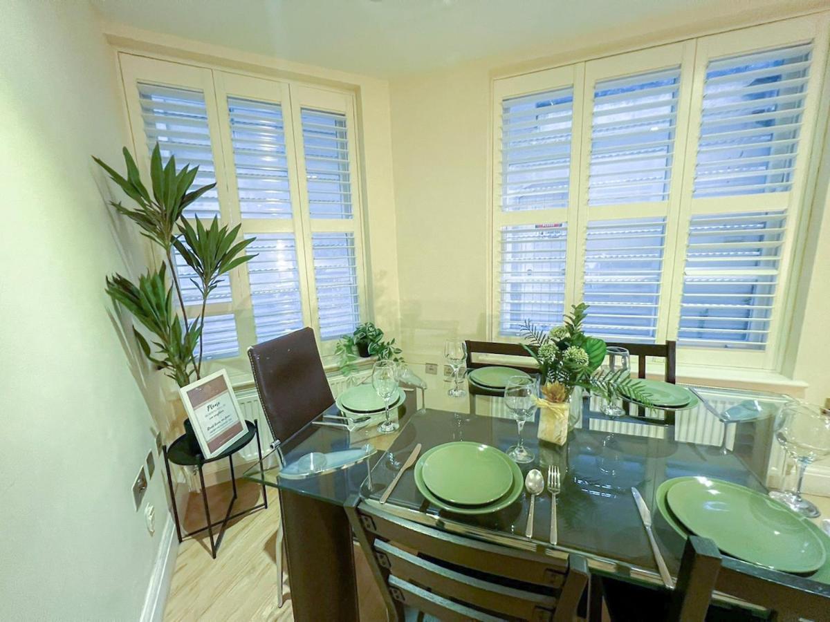 3 Bedroom Apartment With Private Terrace In Pimlico, Westminster, Victoria ロンドン エクステリア 写真
