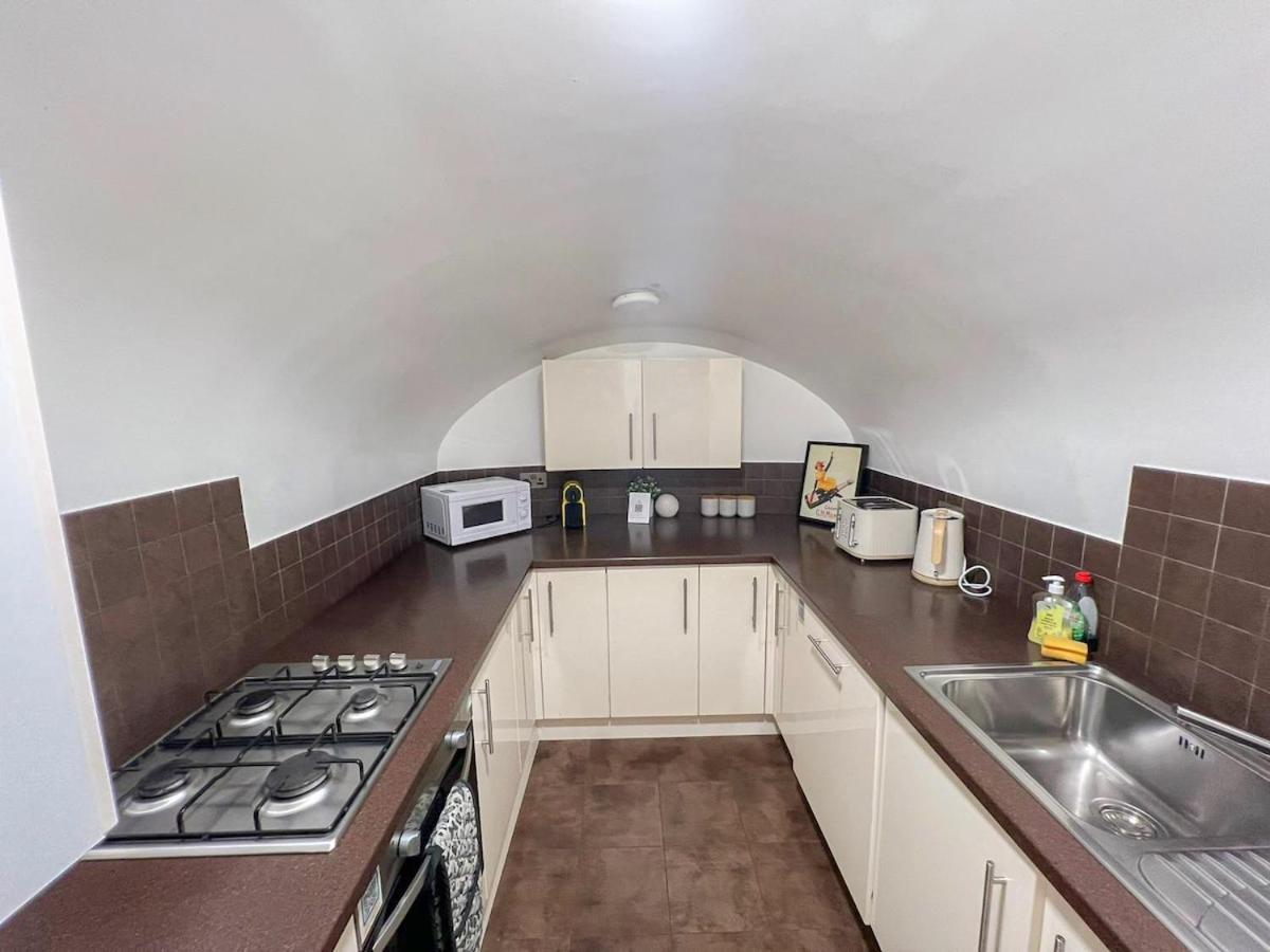 3 Bedroom Apartment With Private Terrace In Pimlico, Westminster, Victoria ロンドン エクステリア 写真