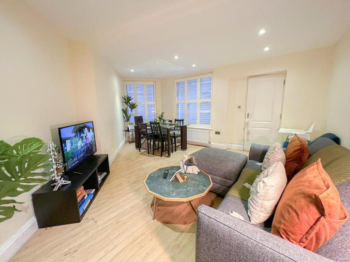 3 Bedroom Apartment With Private Terrace In Pimlico, Westminster, Victoria ロンドン エクステリア 写真